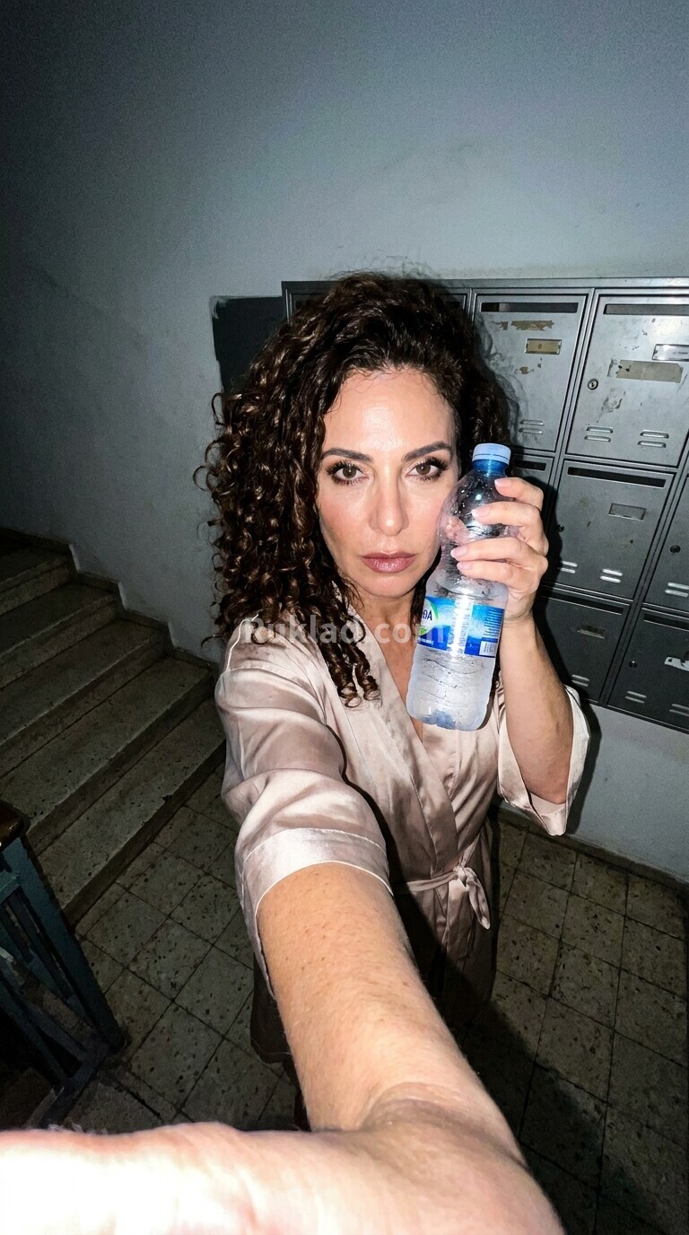 הזמנת חשפנית בחיפה צילום עכשווי ועדכני מור