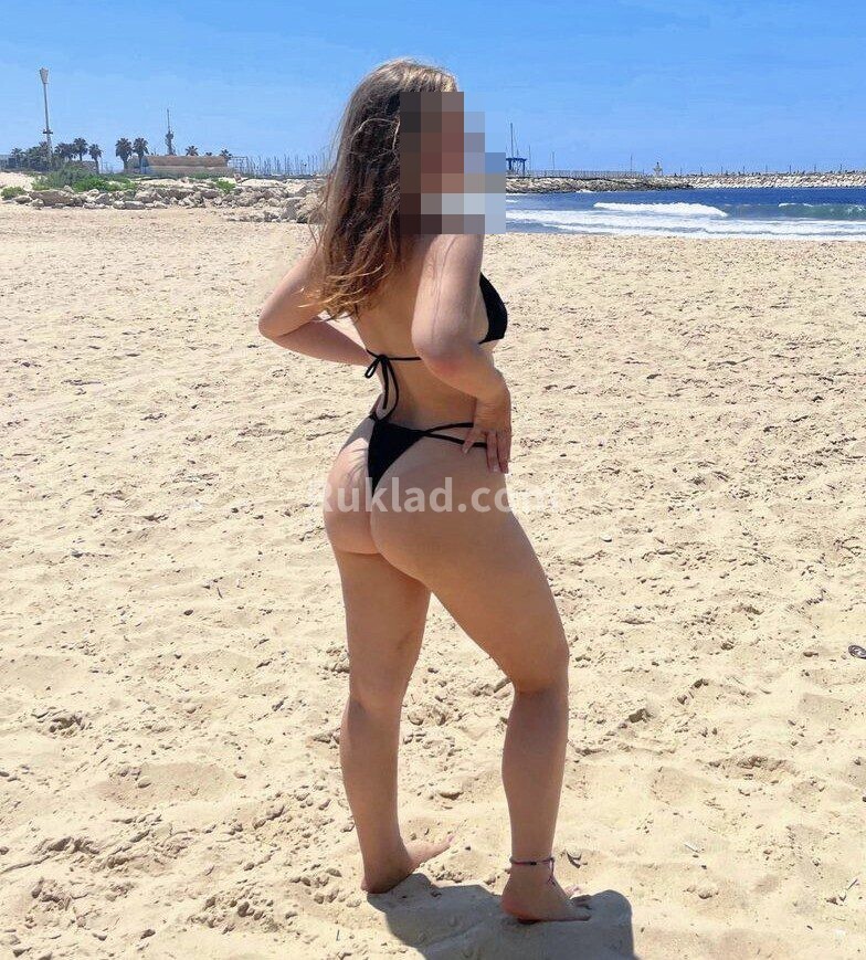 בתל אביב והאזור – דניאלה – האהובה על הקהל המקומי – ישראלית – צילום עדכני – חשפניות למלון